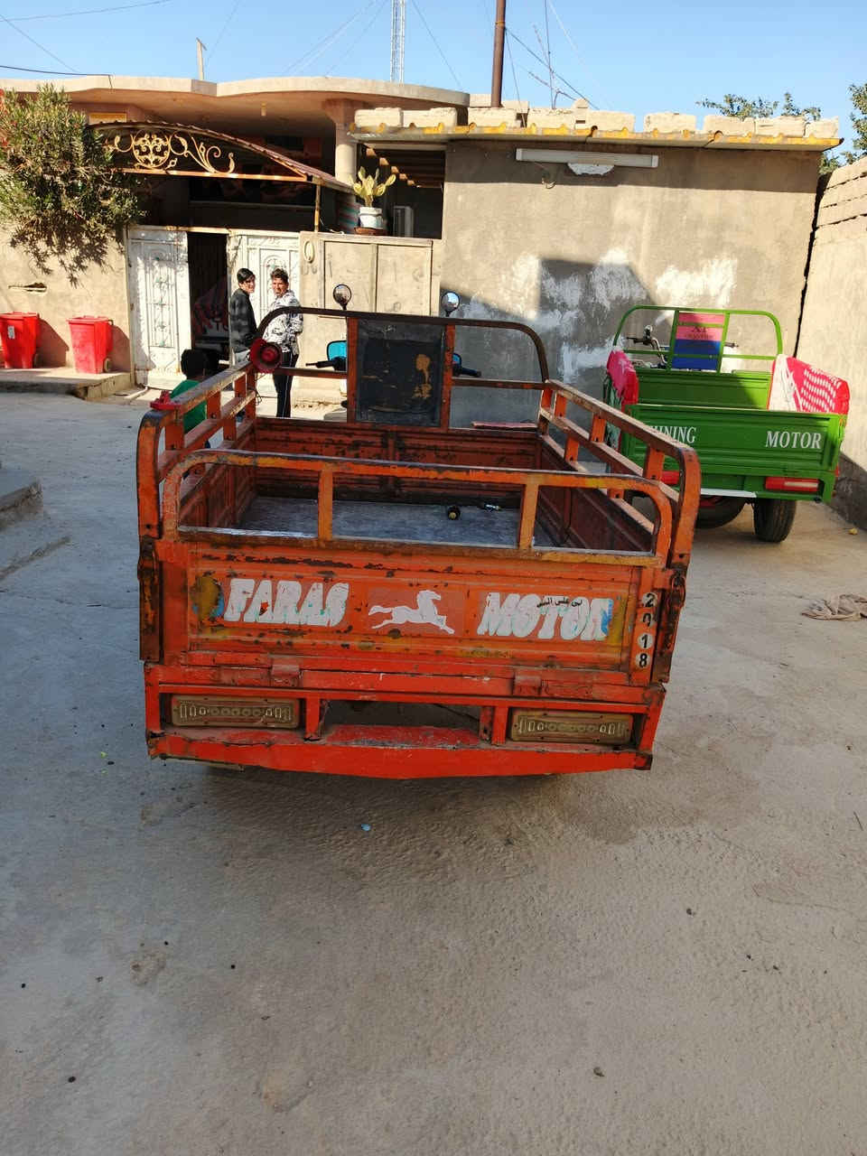 السلام عليكم ستوته للبيع. فرس موديل 16 المكان القرنه. المحرك 200 الستوته وراق رقم الهاتف ***********هاذ رقم راعيه انه مكلف بل نشر
