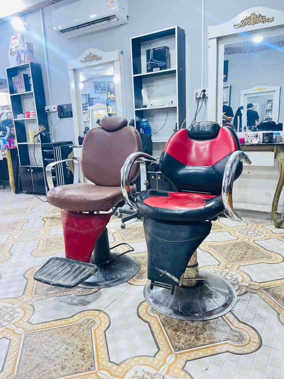 السلام عليكم كراسي اثنين للبيع السعر الواحد 50  التواصل على الرقم ***********
