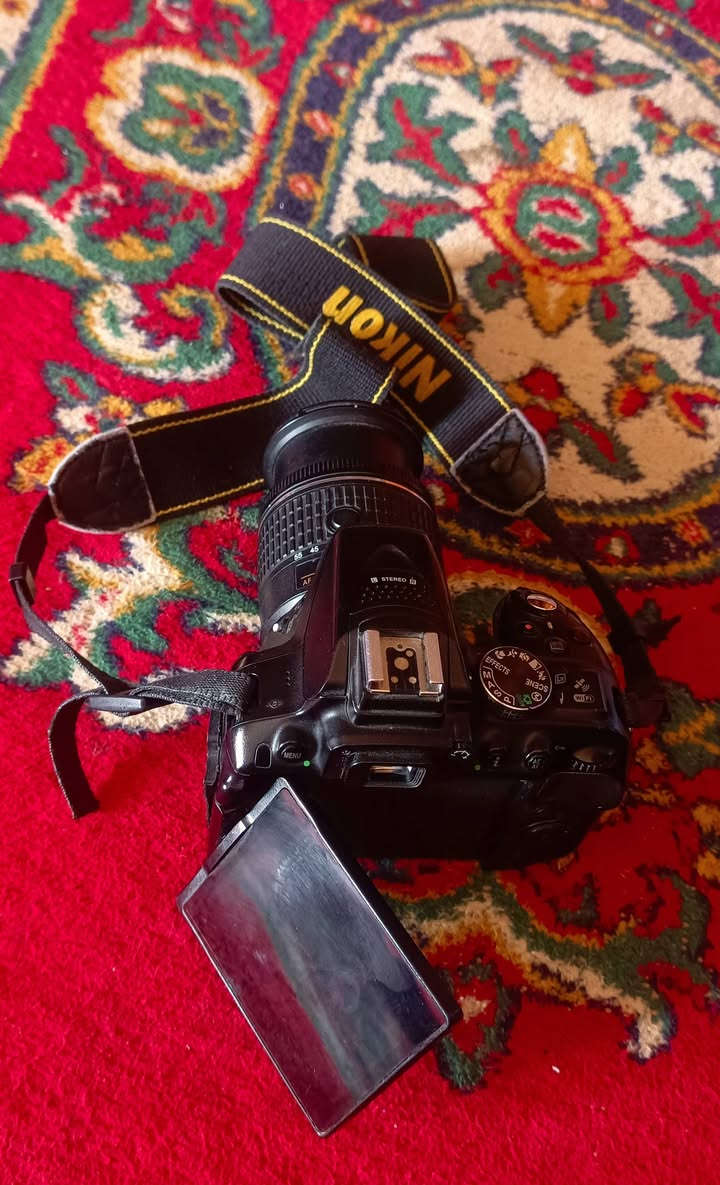 كامره نيكون 5300 ✅
عدسه رياضيه 300-70 ✅
عدسه 18-55 ✅
هود و رام 32 ✅
شاحنه وحزام كتف ✅
الكامره جاهزه للتصوير ✅ 
السعر قيم بحگ الله وأخذ مكاني بابل ماعندي توصيل . *********** ✅
