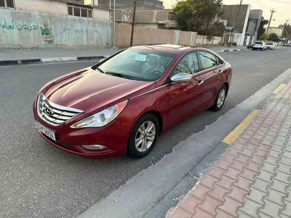 السلام عليكم ***********// *********** للبيع هونداي سوناته وارد امريكي موديل 2012 طخه دعاميه فقط بيه بابين  صبغ بلعراق موصفات سياره فول عده بصمه فتحه تحكم
ستيرن جهتين شاشه كبيره كامرا خلفيه ويل كب داخل لونين مكينه 2400 جدي اي اربع دسك مكينه وكير وحداديه 
تبريد عطلان  وتخم تايرات بحاله ممتازه جدا جدا (السعر ١١٥ ) رقم بغداد جديد تحويل مباشر مكينه سياره کربلاء
