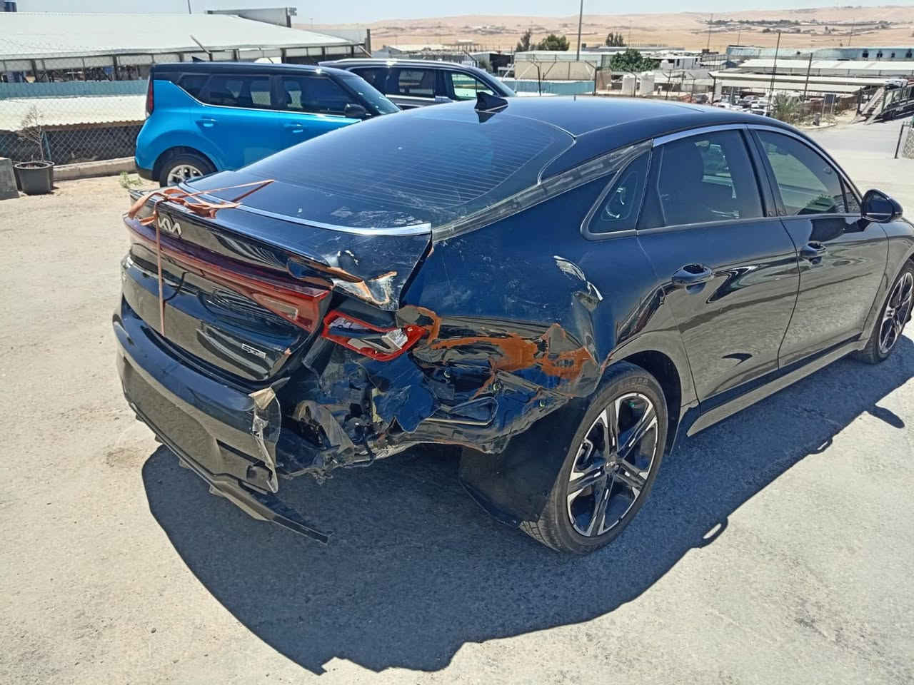 بسم الله الرحمين الرحيم.                                 

نوع السيارة🚘✅ K5 جتي لاين  الموديل 2024.     

حجم المحرك🚕🚕🚕1600 تيربو🚦🚦.                                                                  

.             اتصل وتدلل بالخدمة   

السيارة موجود ✅بالاردن  🚗المنطقة الحرة الزرقاء                    

الضرر واضح بالصور ✅بدون ارباك  🚘السيارة تشتغل وتمشي.   

الاستفسار او التصال  على الرقم  ***********             

او مراسلة واتساب على الرقم الاردني 00962797080658. 

عنوان المعرض🛣️🛣️⬅️شارع 18 شمال المنطقه  الحرة🚗🚗🚗.                
         
السيارة🚙🚙🚗🚘مكفولة من الصبغ✅✅
