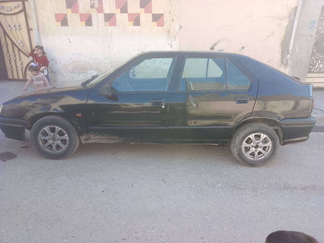 رينو موديل 93 كير محرك شرط
رقم اجنبي هزة 2030 
صبع عام جماليه 
شرط التحويل 
موصل الايسر 
ريدها 26 وبيها مجال قليل ***********
