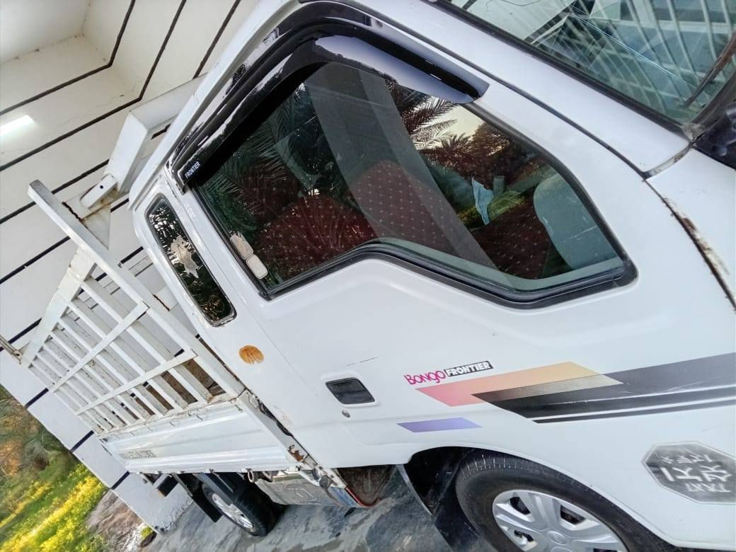 السلام عليكم البيع كيا ام عيون موديل 2001 رقم بغداد بسمي محرك كير اكسن شواصي صدر  كبير تخم تايرات سياره بلادي جاهزا من كلشي عنوان بغداد الطارميه سعره 65 شراي يتصل سياره جاهزا ***********
