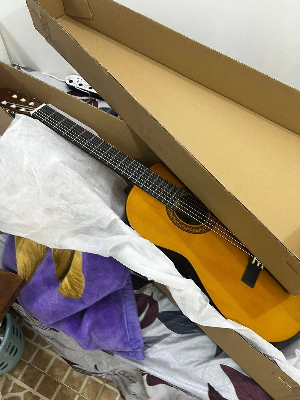 للبيع جيتار ياماها بحالة ممتازة
🎸 جيتار ياماها
🎒 جنطة حمل
🎵 مجموعة أوتار
📎 كابو
🎸 ريش عزف
🔌 سلك توصيل للسماعة الخارجية أو كرت الصوت

الجيتار نظيف وجاهز للعزف والتسجيل، مناسب للمبتدئين والمحترفين.

📱 للتواصل واتساب:
***********
