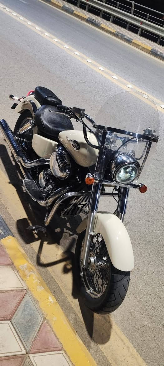 هوندا شادو 400cc بدون رقم 
دراجه على وضع البلاد مسويلها ادامه متكامله يمي 
مكينه ضفيره عالبلاد سعر 20 
(مكلف بالنشر) حساب و رقم صاحب الدراجه سجاد الزغيبي 
*********** بي واتساب
