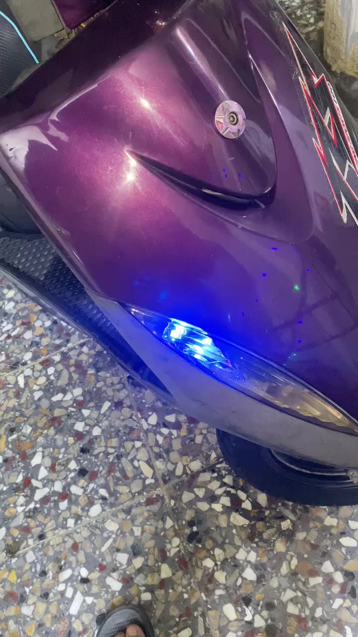 سلام عليكم ماكس عدله بلاديه من طول للطول دراجه كامله من كلشي واي نقص مابيه وبيها غراض هواي وياها تجي تاخذها وراسك مرتاح مكاني دوره ميكانيك قرب مركز الحظر السعر خاص رقمي *********** واتس موجود وعلا رصيد موجود علا الماسنجر مموجود
