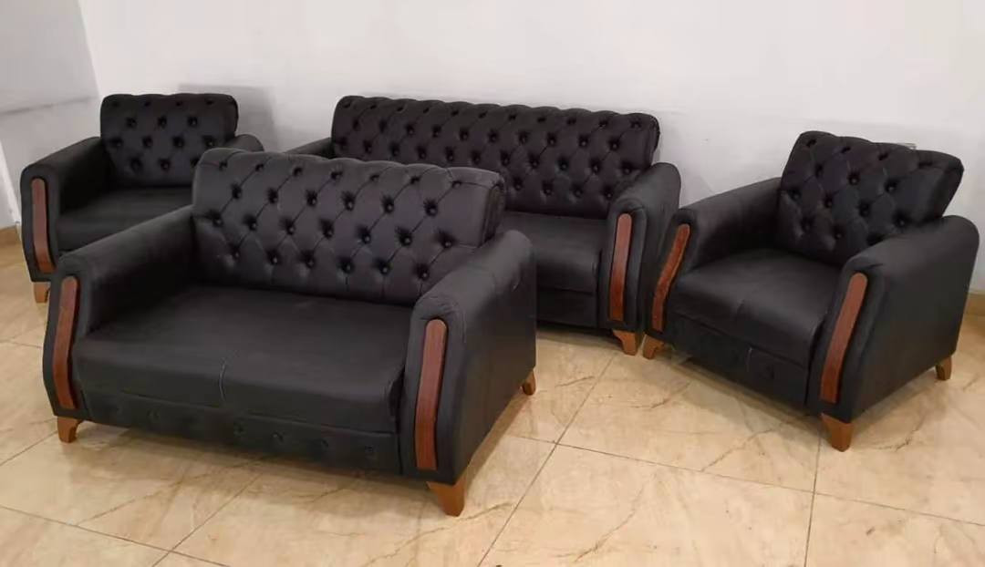 تخم مقچچ جلد 7 مقعد (ثلاثيه وثنائية وكرسيين) 
السعر ٦٠٠ الف دينار عراقي 
للتواصل واتساب ***********
