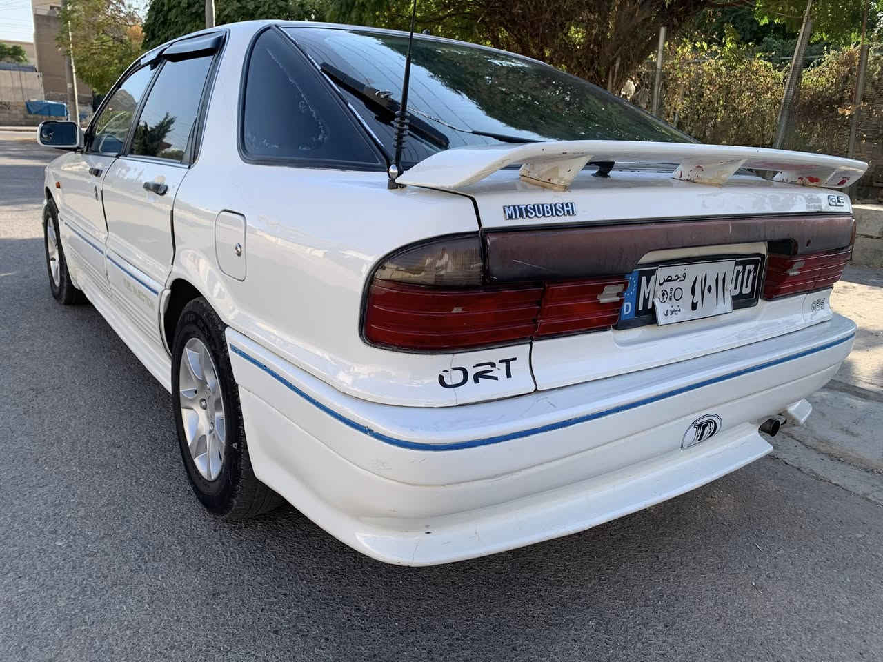 سەیارەكە هی خۆم نی یە  گەر موشتەری تەلەفۆن بۆ خاوەنەكەی بكە 
مستەربۆشی گڵاند جانتا مۆدیل ١٩٩١ ئاڕم پلاستیك سۆران مەكینە  ٦٣ ی (مەرغووب) گێر عادی گێر و مەكینە و ئاڕم و ئەولیات و بە شەرت  چوار جام كارەبایی و كۆنترۆل و قفڵ مەركەزییە سەیارەكە سەقفی بۆیاغی نی یە و هیچ دەعم و لێدراوی بە هیچ شوێنێكیەوە نی یە زۆر زۆر تووند و تۆڵە ماڵی دۆستە  هەر هەموو شتێكیش بە شەرتی وەستا 
ناونیشان ڕانیە
ژمارە موبایل /
***********
تكایە ئەگەر موشتەری تەلەفۆن بۆ خاوەنەكەی بكە
