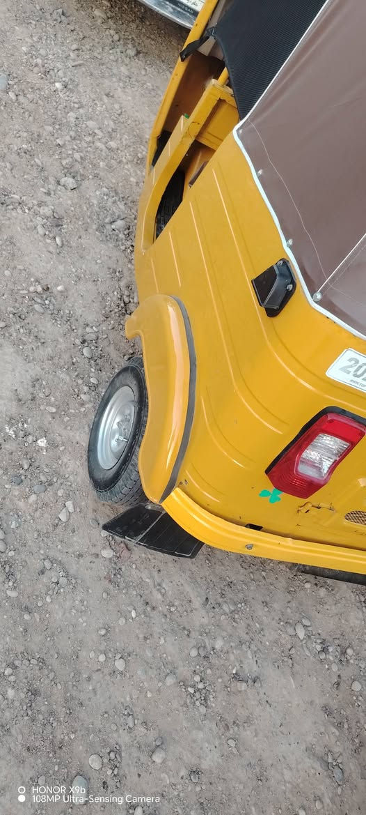 تكتك البيع مديل 19 شهر 10 رقم نكليزي تخذها وره لعيد تحول شرط سعر 6200 وبيها مجال ***********مكان بغداد مدينه الصدر
