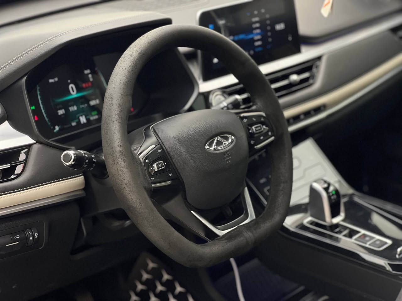 Chery Tiggo 7pro 2022
جیري تیغو ٧ برو ٢٠٢٢ 

مكينة 4 سلندر 2.0t 
ماشية 151,000 کم و بحالة ممتازة 

السیارة فول مواصفات 
مكفولة من كير و محرك وكهربائيات بعدها

السيارة مرقمة رقم دهوك شرط التحويل  

ب  سعر (130$) ورقة و بيها مجال للطيبين

مكان السيارة

دهوك -معرض ارشف R-Shev
رقم51 من معارض التيرمينال 

***********
*********** دهوك, العراق
