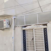 يوجد بيت في قطاع 78 مساحته 144 ارقم 07706464799