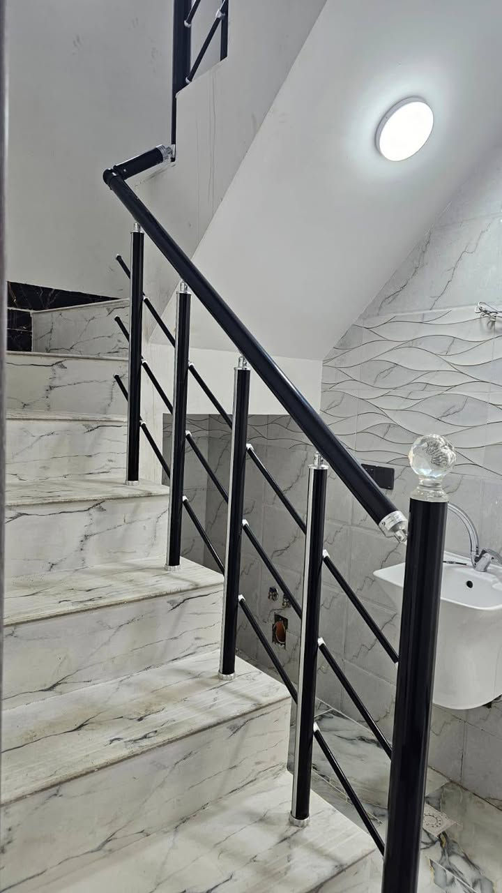 � #عروض #مكتب #الحارث #الحديث 🏡
📍 الموقع: الموصل-التعليم-العالي]
⚡دار-للبيع-طابقين-مطلوب-الجمعية-طلب-ينزل
📐 المساحة:[100-متر- واجهة-5]
🛏️ عدد الغرف: [3- غرف نوم ]
🛁 عدد الحمامات: [2-حمام ]
🍽️ مطبخ + كراج + سطح 
✨ دار-يقع-على-شارع-بعرض-20-متر
✨نضام-كامرات-نضام-دكت-جبس-بوردن
✅ بناء-حديث2026
✅ صنف اللعقار-وصل-جمعية-تربيه

💸 السعر: [ يُذكر عند التواصل / او الاتصال ]
I 
📞 للاستفسار والمعاينة اتصلوا بنا على الأرقام التالية:
***********
***********
📍 موقع المكتب سايدن التعليم العالي 
📍 الموصل – وقرب معمل أصب وتربيه رابعه
✨يرجه -متابعه -الصفحه-الصلكم-كل- مهواجديد
📌 نستقبل كافة العروضات داخل أحياء الموصل 

#عقارات_الموصل #دار_للبيع #الموصل #بيت_للبيع #مكتب_الحارث #الحديث   #فرصة_عقارية #الموصل
