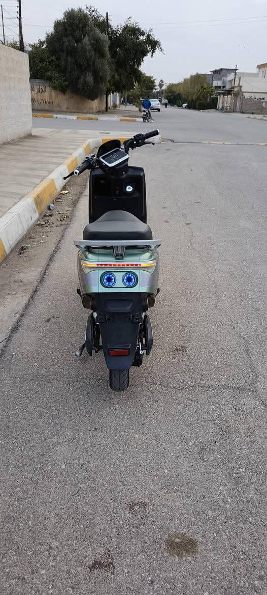 السلام عليكم
دراجه شحن اباتشي 318
مديل 2024
سرعه حقيقي 80 
6 بطاريات دبل 32 فولت ونلي الاصلي {قبل سبوع شديتهن 2026 }
اشاره يمين يسار دبل اشاره
تمشي 70 كيلو بل شحنه الوحده 
لايت زنون عالي و ناصي 
دكمه S رياضي 
و دگمه مثبت سرعه 
و هورن 
3 سرعه 
يوجد صندوق كبير و صغير تحت المقعد 
شاشه تاب تعرض لك كل شي و تحديد العطل 
الستان نوعين واحد صفح و واحد تعليگ 
بريك  هايدروليك دهن 
سعر500 
بصمه 2 سويج واحد
رقم ***********
