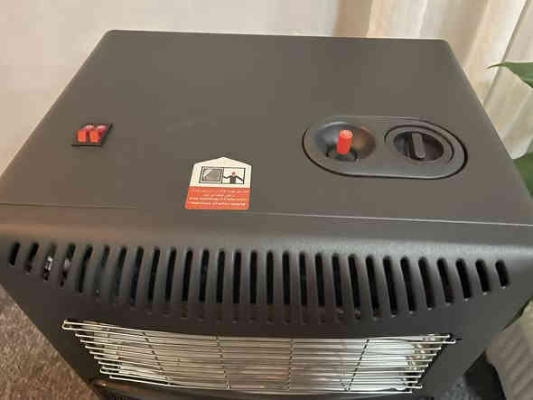 زۆپای غاز و کارەبای
زۆر تازەو جوانە شکڵەکەی ٣ مانگ ئیشی کردووە منەزەمەی ئەسڵ و سۆندەی غازی خۆی پێوەیە ئەتوانیت غازەکەی بخەیتە پشتییەوە و بە ناوماڵا هاتوچۆی پێ بکەیت قاچی تایەیە هەروەها سێ شووڵی هیتەری پێوەیە بە کارەباش ئیشەکات گڕەکەی زۆر بە تینەو یەک ماڵ گەرمەکات خۆی ١٠٠$ی پێ دراوەو ئەیدەم بە ١٠٠ هەزار و کەمێک خاتر هەر کەس ویستی شوێن سلێمانییە ئەتوانن پەیوەندی بکەن گەیاندنیش هەیە 
***********
