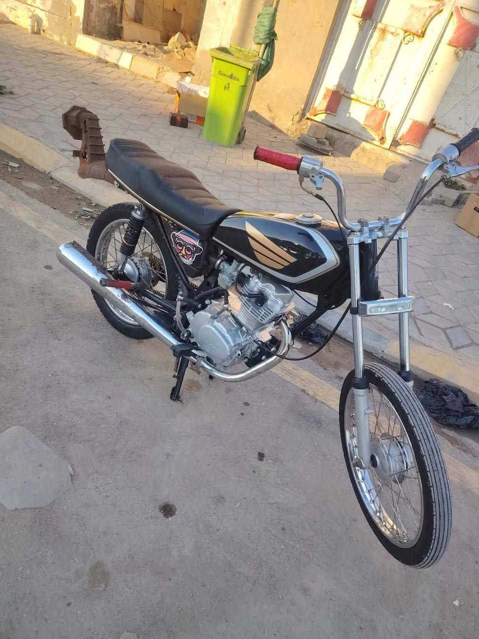 سلام عليكم لبيع شاصي 15 ارشه تعمير جديد 25 اصلي 700 وبيها مجال مكلف بنشر اني هذا رقم راعيها ***********كوت زورجات
