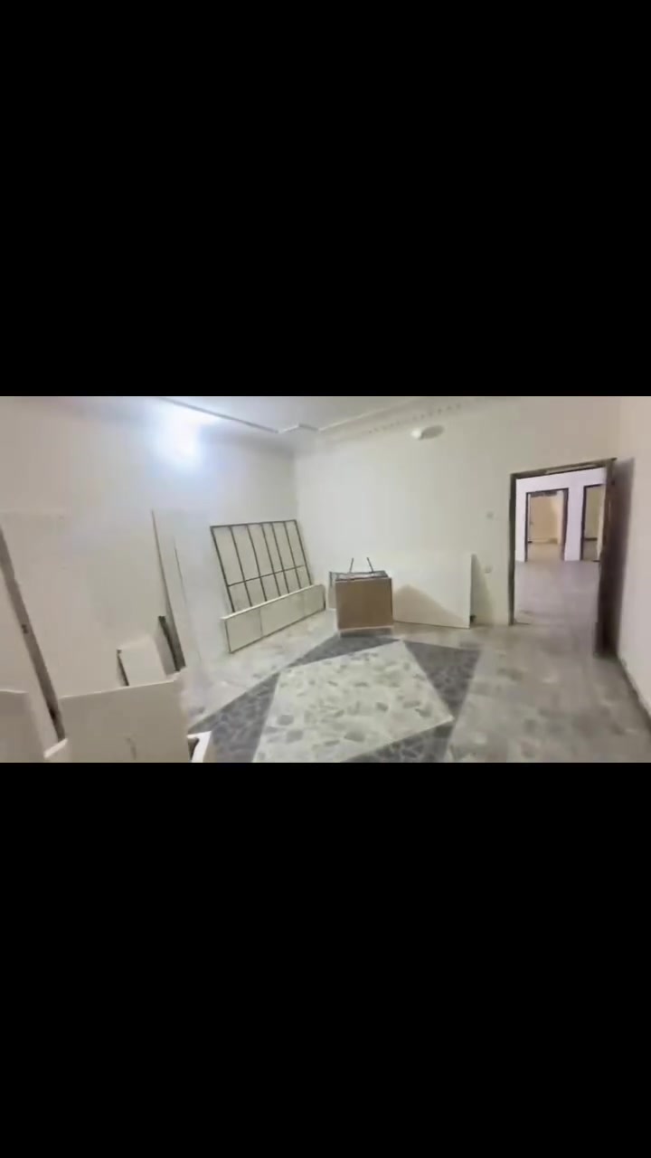 بيت للأجار مساحه 200 واجه10نزال20 بي 6غرف نوم بيت نضيف وحلو للاستفسار***********
