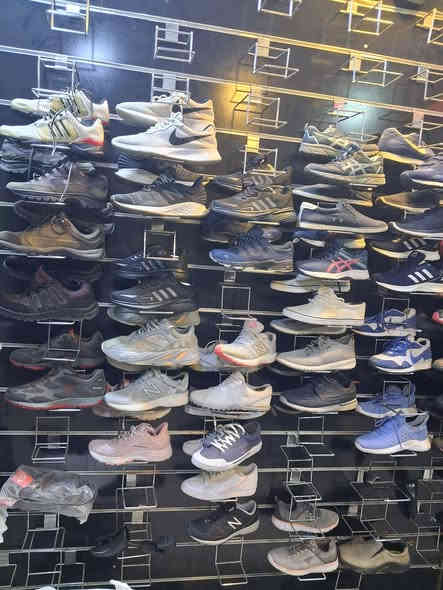 احذية شلعه مال محل للبيع
عدد ١٢٠ قطعه سعر القطعه 10الف
مكاني بغداد شارع حيفا 
نزله ملعب نادي الزوراء مقابيل معمل ثلج
يوجد توصيل للكل ***********
وقت عمل من 4 لل 12
