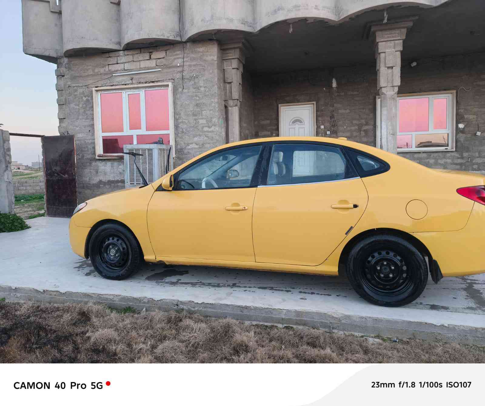 السلام عليكم
النترا 
موديل 2009
رقم بغداد ألماني
  منضومه غاز 💰
هيئه وغرامة صفر 🚦 
شرط التحويل 🚦 فقط 
محرك 20 محرك وكير شرط 
طخم تاير طخم امامي خلفي جديد 
تبريد ثلج 🥶 مكيف الهواء 

🛑#السعر 100$💸 وبيها مجال 
 
🛑***********
🛑📱اسيا📞
