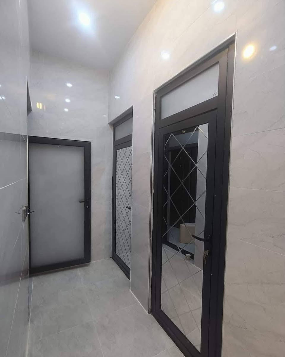 معمل للأبواب والشبابيك  (PVC)  
الموقع  النجف / 
قرب مجسرات الزهراء / حي الجامعه مقابيل الوفاء 
اللؤلؤه للابواب  التركيه 

مقطع ذات جودة عالية 
سارعو📞 بتجهيز منازلكم بالابواب والشبابيك بوجود كوادر متخصصة في العمل .
مواصفات pvc :-    👇👇👇
 1-مقطع صحي خالي من الشوائب👍🏻
2-عازل تمامآ للماء والامطار 💯
3-عازل للحرارة ويحافظ على درجات الحرارة في داخل المنزل 🎉 
4-كاتم للصوت (محكم) 🌹
5-صديق ومحافظ للبيئة❤️ 
6-عازل للاتربة🤩
7-تتميز بمتانتها وصلابتها ومستواها العالي للأمان👍🏻 
8-سهولة صيانتها💐 
ملاحضة :  . لانتعامل بالمواد الرديئه. 
للاستفسار : ‏***********
للاستفسار : ***********
