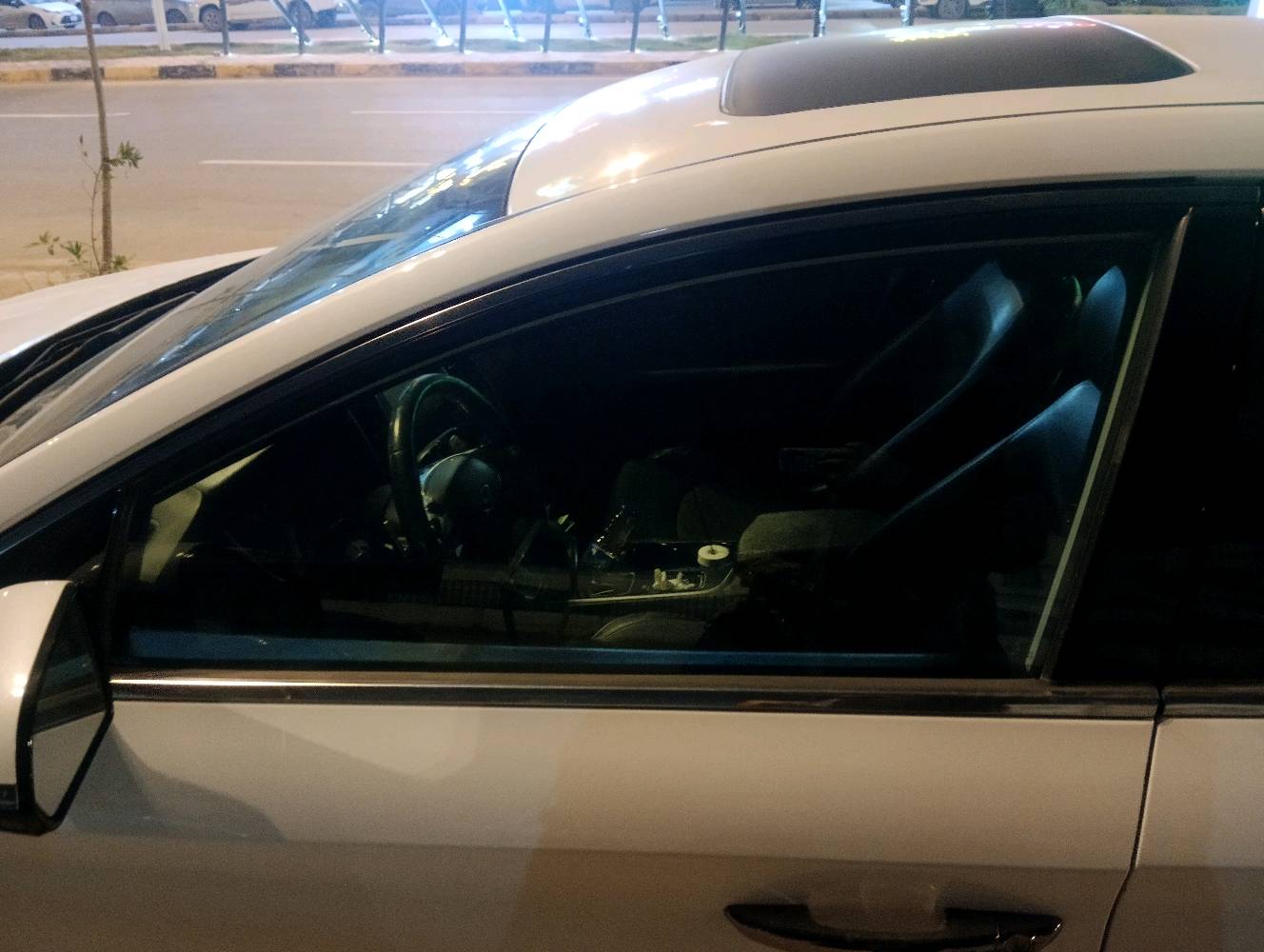 للبيع
سوناتا وارد امريكي 2018 
السياره نوع سبورت 
فول مواصفات 
فتحه 
بصمه 
سلايد 
كامره دواره 
سترين تدفئه
كشنات تدفئه
رادار امامي خلفي 
توقف ذاتي 
تحديد مسار 
تبريد قطعتين 
دبل صالنصه 
حادثه موجود بالصور فقط باب الصدر 
السياره رقم اللماني بأسمي سنويه جديده هزه جديده 
السياره مكانه النجف
السعر المطلوب 140 ورقه وبيه مجال بسيط 
للاتصال ***********
