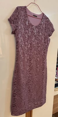 ملابس سهرة • عصرية • استعمال مرة وحدة