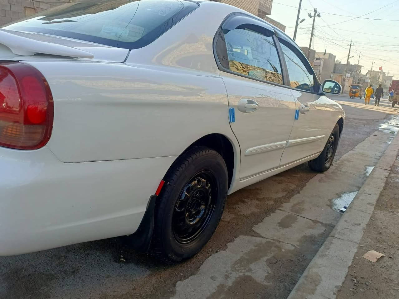 سلام عليكم سوناته لبيع 2001 مصبوقه عام بدون حادذسعر ب 44 رقم الهاتف ***********
