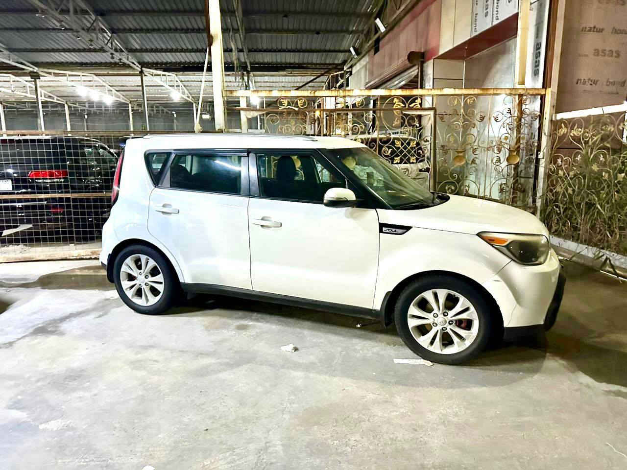 السلام عليكم للبيع كيا صول 2015
وارد امريكي  محرك 2000 
 رقم بابل 
بيه رشات صبغ ابيع  حزام
 اكشن كهرباء 
بدون ايرباك 
السياره موجوده بناصريه
السعر 89
الاتصال 
***********
