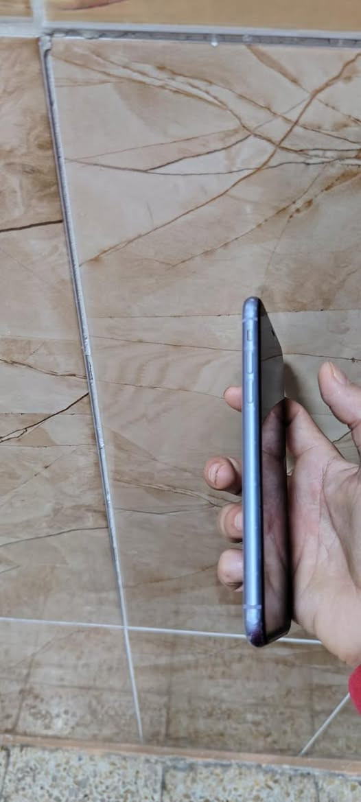 سلام عليكم ١١عادي باب اول للبيع بطاريه ٧٤مامفتوح سعر ٢١٥بي مجال قليل هاذوتساب لاستفسار ***********
