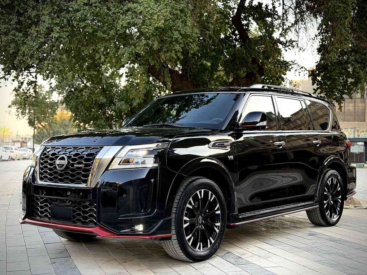 نيسان باترول نيسمو
محرك V8 – سلندر
سيارة تجمع بين الفخامة والطابع الرياضي العنيف 🔥

✅ المواصفات:
 • محرك 5.6 لتر V8 بقوة عالية وأداء نيسمو الرياضي
 • ناقل حركة أوتوماتيك 7 سرعات
 • دبل (4WD)
 • نيسمو رياضي أصلي (جناح، ديفيوزر، عادم رياضي)
 • رنكات نيسمو قياس 22 إنج
 • داخلية جلد أحمر وأسود بطابع رياضي
 • شاشات أمامية + نظام ملاحة
 • كاميرات 360 درجة
 • بصمة تشغيل ودخول ذكي
 • فتحة سقف
 • نظام صوتي فاخر
 • تبريد وتسخين مقاعد

💎 سيارة نظيفة جداً وجاهزة للاستخدام
مناسبة للّي يريد سيارة تجمع بين الفخامة والهيبة والقوة بنفس الوقت.
مكاني بغداد زيونه 
📞 للاستفسار: ***********
