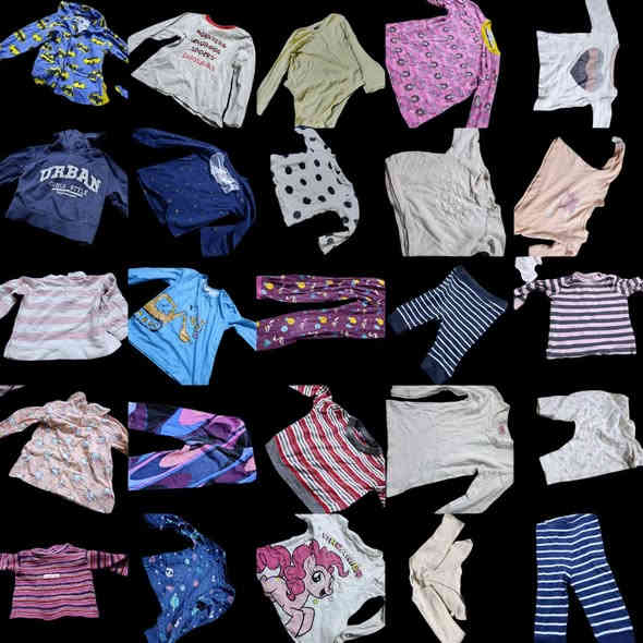 السلام عليكم 
اني اجهز جملة ملابس 
جديدة  اقاربي تشتغل بالباله عدها   شليف 130 قطعة بهاري وشتائي الاغلب بهاري  كله ب33 الف يعني  القطعة عليك بربع دينار 
من حديث ولادة لحد 4سنوات 
راح انزللكم اغلب الصور يجي تشوفه امام المندوب عجبك عجبك ما عجبك ترفض الطلب 
للاستفسار 
***********
ملاحظة شليف 100 هذا بي  زيادة 33 قطعة
