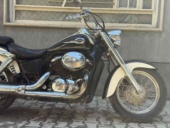 Honda shadow 750cc
هوندا شادو  حجم المحرك ٧٥٠ 
بدون رقم بدون رقم
مكينه مكفولة
شلعه ومعدل تقفل العداد ١٦٠ بثواني 
ناشفة بلادية بدون صبغ او تعديل
مكان بغداد- المحمودية
***********
بسعر ٢٠$
