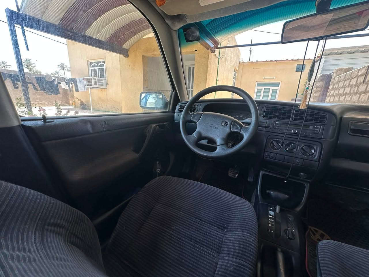 السلام عليكم كولف للبيع موديل 1993 مكينه1800 كابريتر خير من الله كير اوتو منظومه التبريد نقصها فقط كمبريسر نضافه السياره مثل بصوره السياره باسمي رقم بغداد مشروع وطني  مكاني بابل الحله *********** السعر 42
