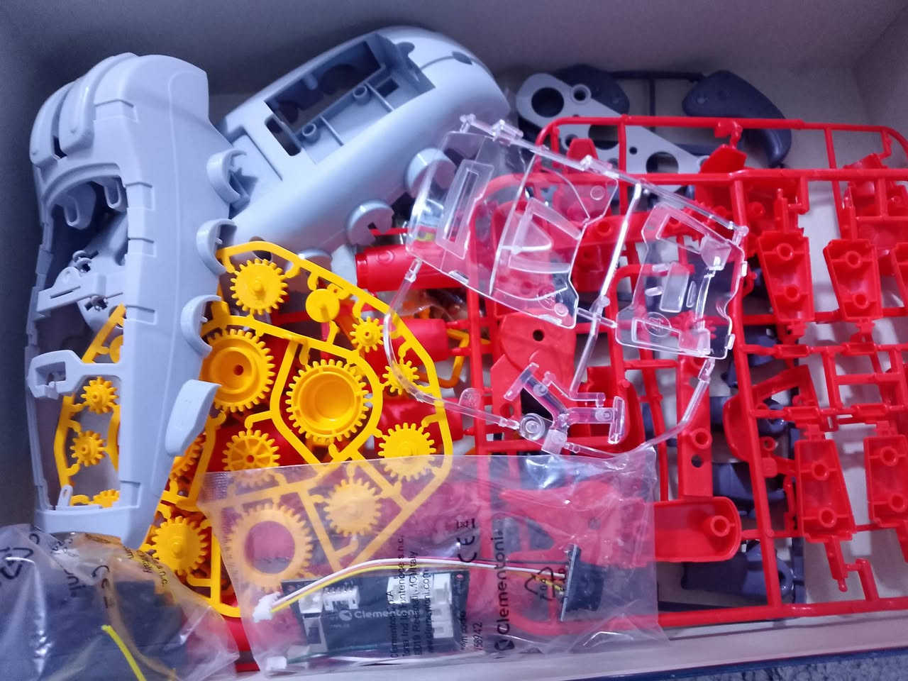 ليكو روبوت يرنبط ع الموبايل جديد متوفر توصيل


**إذا كنت صاحب هذا الإعلان وتريد حذفه لأي سبب، رجاءا أرسل رسالة إلى الدعم الفني**