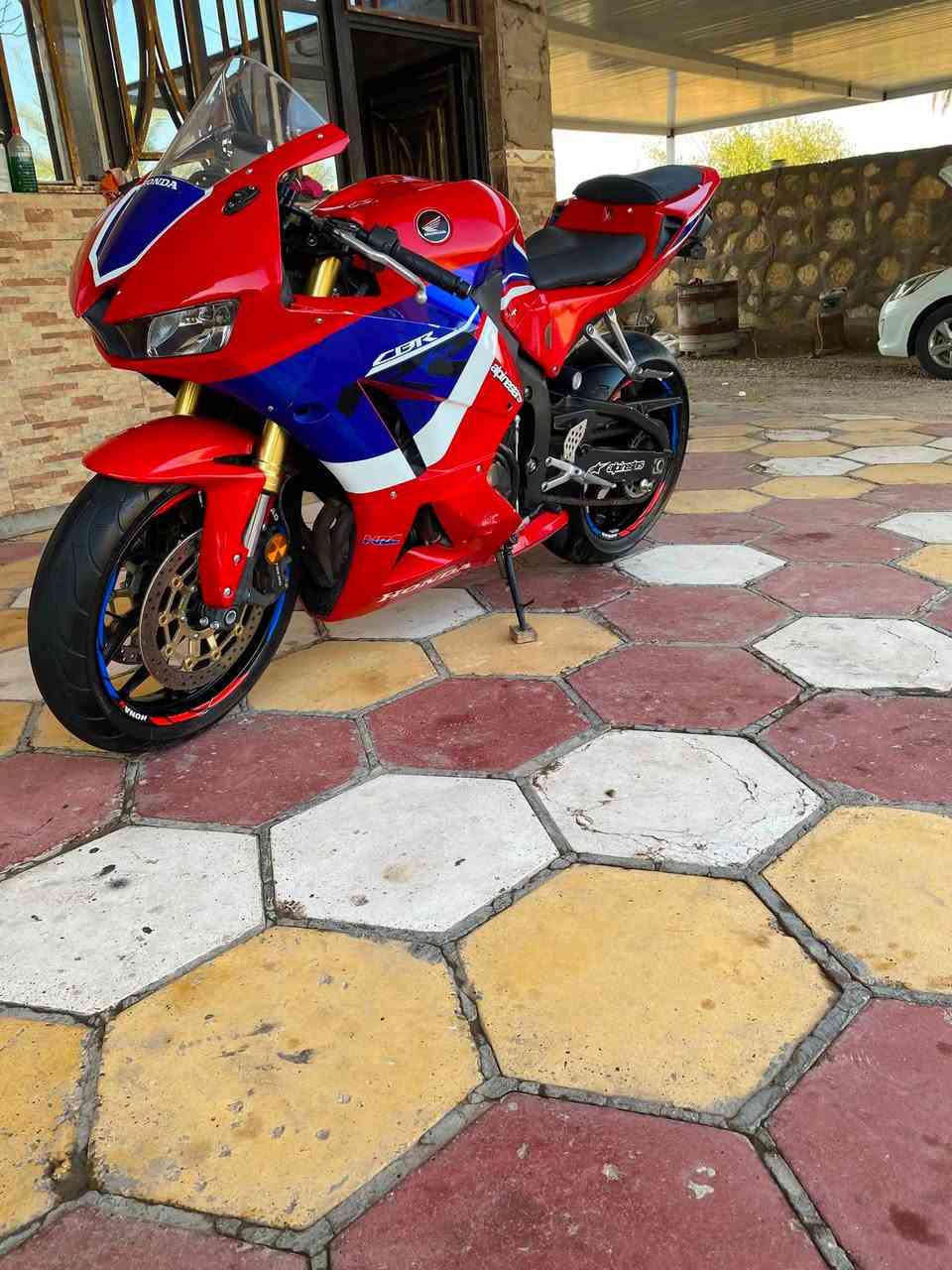 سلام عليكم للبيع RR 600 موديل 18 دراجه كفاله مكينه كير ماشيه 24 الف مكاني بابل سده الهنديه ***********
