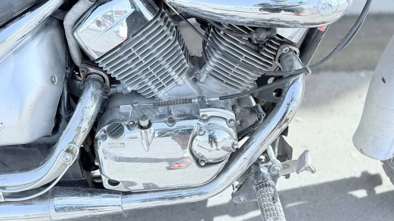 السلام عليكم . للبيع. او  مراوس بستوته تكون نظيفه 
دراجه هارلي ياباني انترودر. موديل 2004
حجم المحرك. 250cc.بستمين V ڤي.5گير
گير محرك شرط نظيف كهرباىيات كلها شغاله.
للاستفسار اتصل. ***********.واتساب
العنوان صلاح الدين قضاء الشرقاط.وشكرآ.؟
