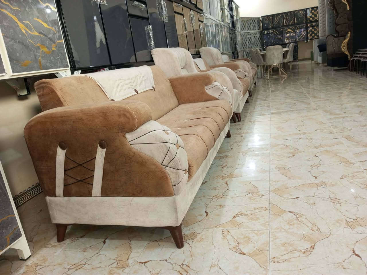 معرض ابو عبدالله للاثاث المنزلي 🔥 وصول وجبه جديده من تخم مستخدام عشر مقاعد خمس قطع متوفر كل الوان  شي حديث وراقي زورونا تجدون ما يناسبكم العنوان تكريت الديوم مقابل مطعم المذاق بلقرب من اسواق الزوبعي للاستفسار خاص او اتصال *********** متوفر وتساب
