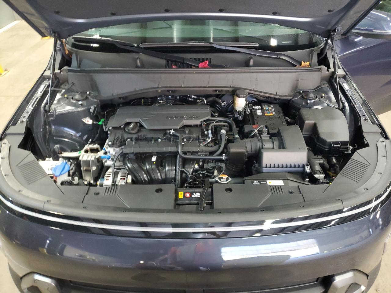 #اعلان_مزاد 
نوع السيارة : 2025 HYUNDAI KONA SEL
حجم المحرك : 4 سلندر 2.0
تاريخ المزايدة: الخميس 2026/ 1 /8 
وقت مزاد السياره :السادسة مساءا 
مدة وصول السيارة : من 55 الى 70 يوم 
سعر السيارة : حسب تاريخ المزايدة المذكور أعلاه
الضرر والمواصفات : حسب الصور المرفقة
يمكن ان يتم ادخالها عن طريق كتاب الشهداء* 
نود اعلامكم ان ما ينشر على صفحتنا هو نموذج بسيط من سيارات المزاد
للمزيد من المعلومات يرجى الحضور الساعة السادسة مساءآ الى مقر الشركة الكائن في بغداد-زيونة-شارع الربيعي-مجمع الشراع التجاري 
المبيعات : *********** 
*********** 
رابط كروب على الواتساب: 
https://chat.whatsapp.com/IIc5i1wAskBIlIJ3GtWp2h
