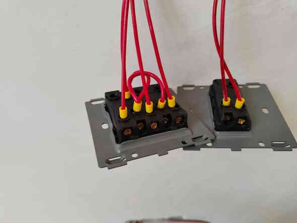 بفضل الله تعالى ورزقه🤲🏻
تم اكمال احد بيوت.     🏠💡

    (   💡 )
كادر متخصص في كافة التأسيسات 
الأعمال الكهربائية و المنظومات وديكورات 🛠️💡⚡️
#منظومة أنترنيت📡
#منظومة ستلايت 📺
#منظومة كاميرات📸
#بروفايل   

 بيانو درج.   

#للأستفسار مراسلة الصفحة 📨
واتساب او للاتصال #هاتف:‭0782 761 1473
