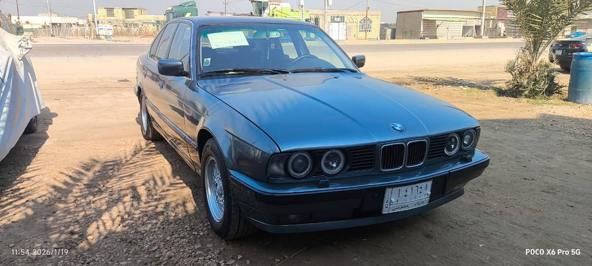 ﷽
للبيع

‏توكلت عليك يا الله

السلام عليكم اخواني أرجو منكم قراءة جميع الكتابة عن مواصفات السيارة 

ومن ثم الاتصال  والاستفسار 

‏مكان السيار الديوانيه قضاء الشامي
***********

‏السعر78وبي مجال

بي أم BMW

سيارة حجم اصل 525 محرك مسكر عدل 

السياره وارد يابان 🎌

موديل1991

سيارة صبغ عام فقط للجمالية 

لايتات جدد بك لايت جديد 

اللون نفطي ￼ او رصاصي مضمون 5 سنوات 

مواصفات السيارة

‏سيارة حلوو📦

أربع جامات كهربائي 

غرفه جديده مكفوله من كلشي صاج دبل جكمجه ￼

تخم تايرات جديد مكفول من البنجر  ويل خلايا 15

📿 لا يت زنون سوار كرستال صليب 

تبريد ثلج ❄️

سيارةًمكفولة من حادث من ضربه 

صدر خلفية امامي كلشي حدادية جديد مبدل قبل شهر 

سيارة  كلشي  واضح 

موجود صورة 

شرط التحويل ثاني يوم 

‏مشروع وطني

سنوية جديدة2029
