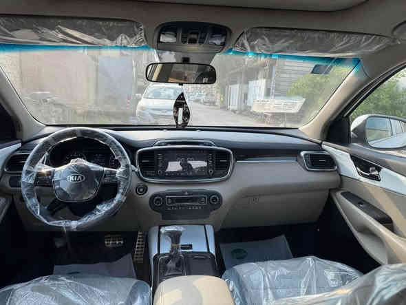 السلام عليكم 
كيا سورنتو للبيع
الموديل 2020
 المواصفات
مكينه 6 سلندر(3500) كير 8 سرع
بانوراما
بصمه 
جلد
كشنات كهرباء
حساسات امامي خلفي
لد امامي خلفي
لايت ٣ عدسات
بردات خلفيه
صندوق كهرباء
مري شفط
اشاير مري
شاشه
كامره
يدات كروم
ترحيب
وضعيات قياده مود درايف
تحكمات
السياره ماشيه 63 Km الف كيلو متر حقيقي
السياره بيها بارد صغير جوه قبغ البانزين ومقدار شبر صبغ بالتكمه اثر شخط غير هذا مكفوله كفاله عامه من تبديل وصبغ وبارد كير مكينه صدر مكفوله
السياره كلش جديده 
مكان السياره بغداد الكراده
السعر (263)$ وبيها مجال بسيط
الرقم للاستفسار *********** بغداد
