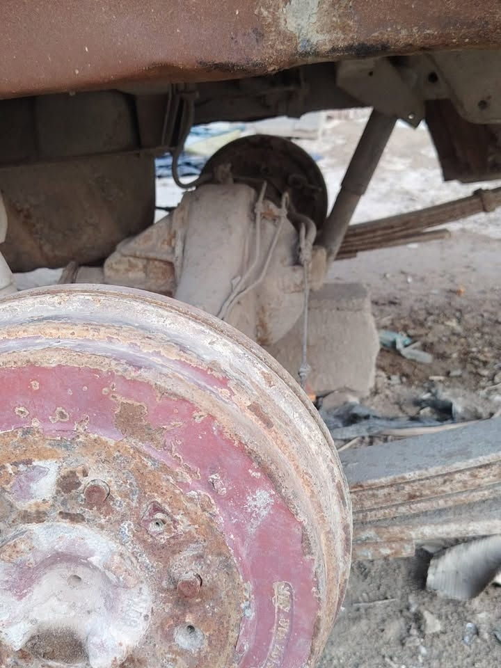 سلام عليكم للبيع كوم حديد بيه اكسل وبيبان وجام قيم وخذ مكان الكوفه ***********
