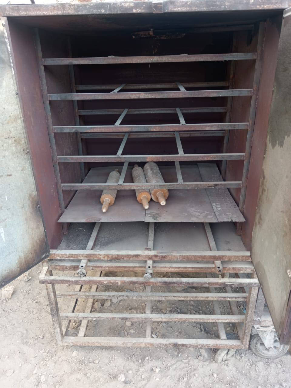 سلام عليكم فرنين للبيع سعر الواحد ١٠٠ الف المكان بغداد المعامل الباويه 
الهاتف ***********
