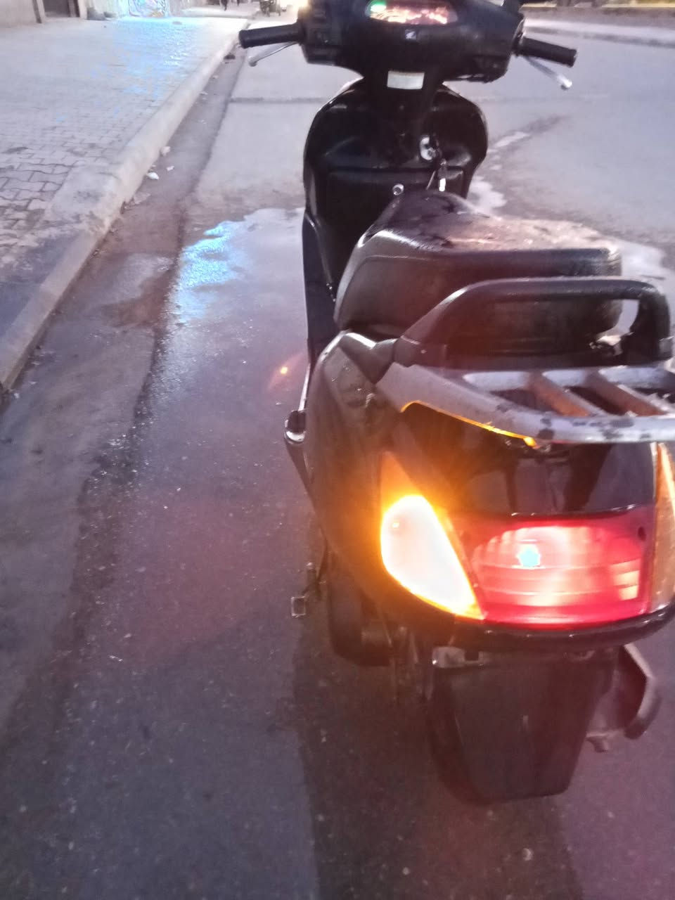 سلام عليكم سبيسي ياباني رمبه صالله ٣ اسابيع من نازله ماشيه ٨ الف سعر٩٠٠ بيها مجال قليل رقم ***********مكاني كوت زين القوس
