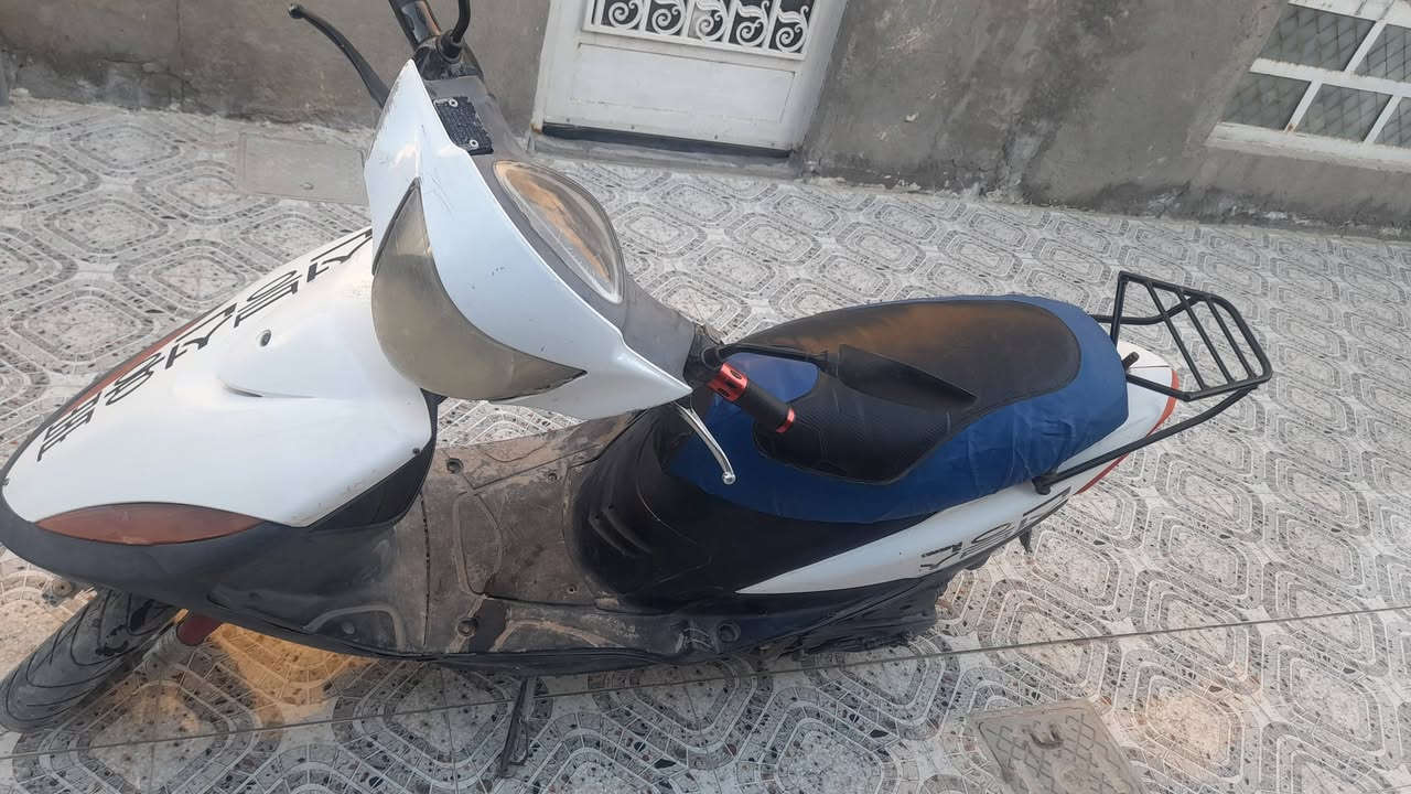 سلام عليكم 
دراجه ماكس عدله للبيع  موديل 2005    مكانه حله طريق حله ديوانيه الدراجه كل نقص مابيه بس غسلته وبعد متشتغل سعره 350 وبيه مجال 
 الي يحب يتصل وبي خير ويدلل

 ***********  واتساب    
متواجد خاص
