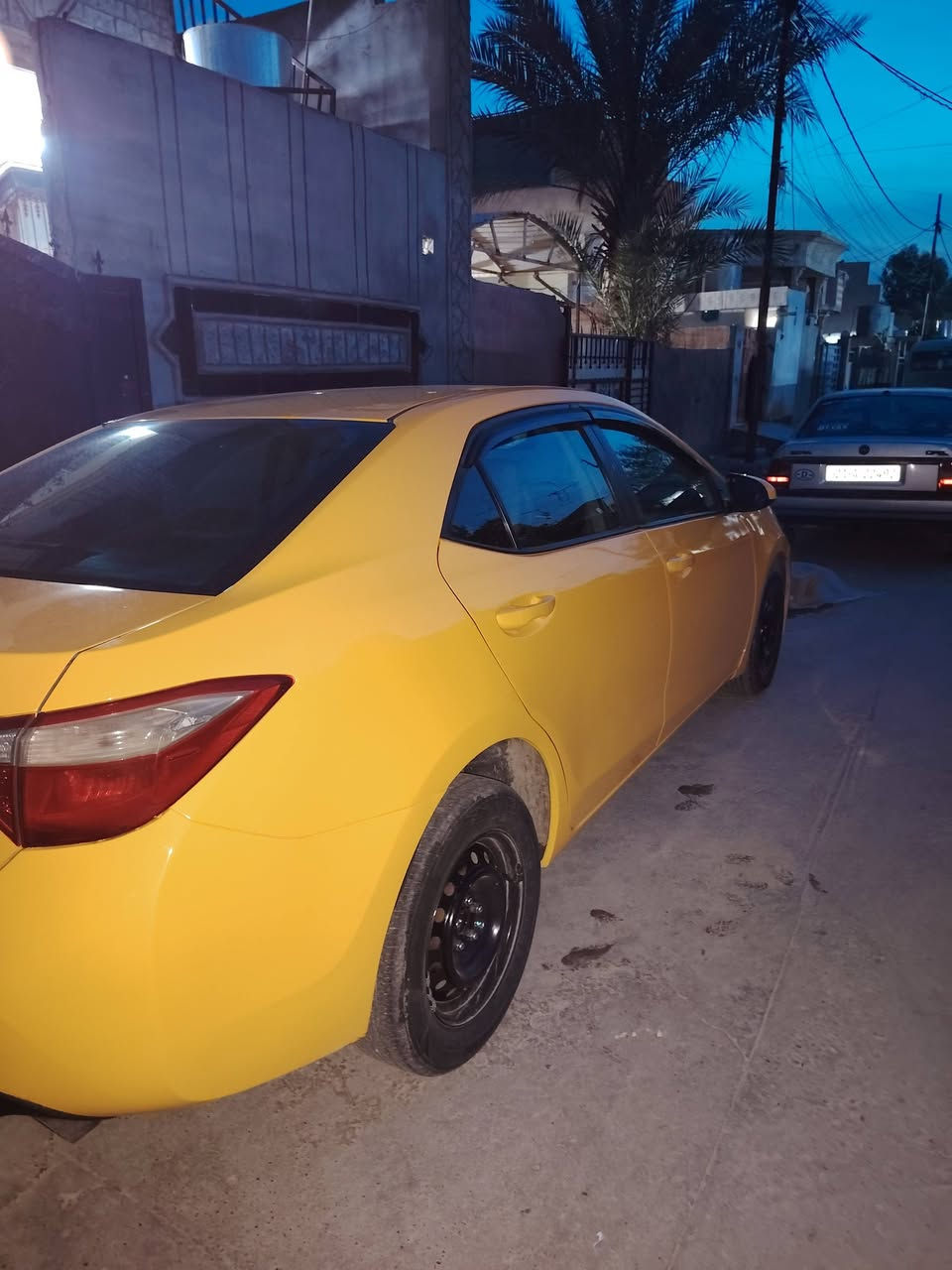 السلام عليكم تويوتا كورولا 2014 رقم بغداد مشروع وطني لل 30 لوحات دولي السياره بها قطعتين بدون دواخل سياره مصبوغه جديد تدفئه شغاله تبريد شغال تخم تاير جديد باتري جديد صدر جديد حداديه جديده كهربائياتها كلها شغاله جاهزه للشارع محرك شرط لا صرف لا بخار الجير بيطبه خفيفه هزه جديد السعر 120 للاستفسار هذا رقمي اسيا*********** ما ما متواجد على النت مكانه سياره كركوك
