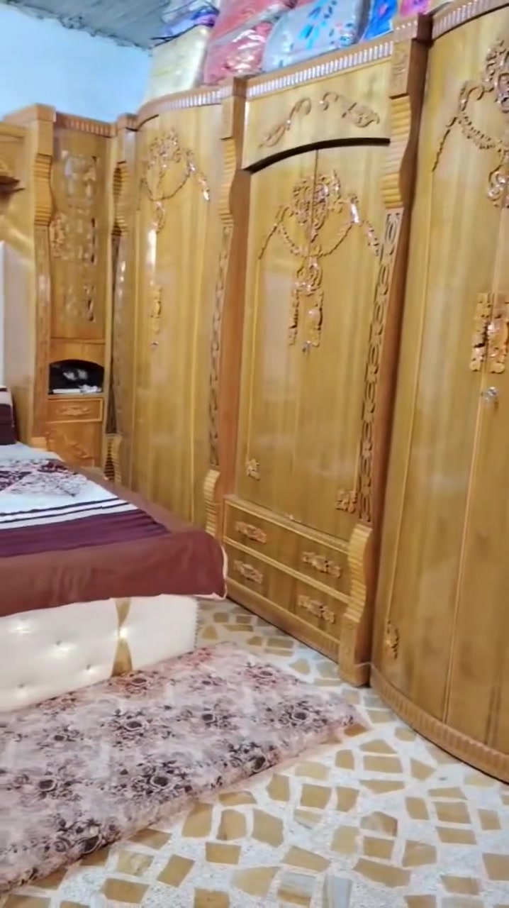 السلام عليكم غرفة للبيع نظيفة حيل السعر مليون ونص مكاني حي الملايين الثانية الشراي يتصل ***********
