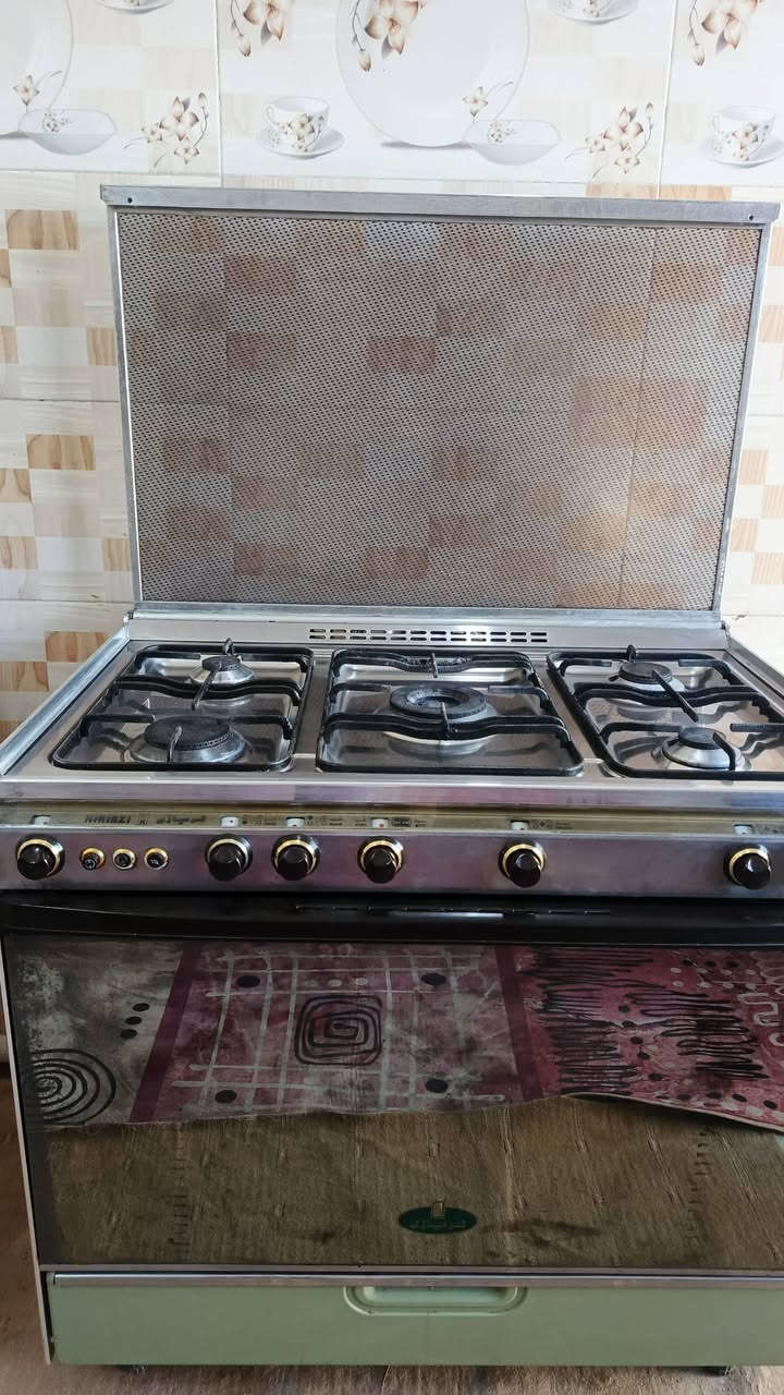 طباخ كريازي مصري على الفحص مشروووط كدامكم نضافته وشغله
مكاني ناحية الصلاحيه  ***********او***********
