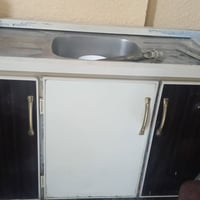 كاونتر ثلاث ابواب سنك للبيع السعر ١٠٠ قفل مكاني بغداد للاتصال والاستفس...