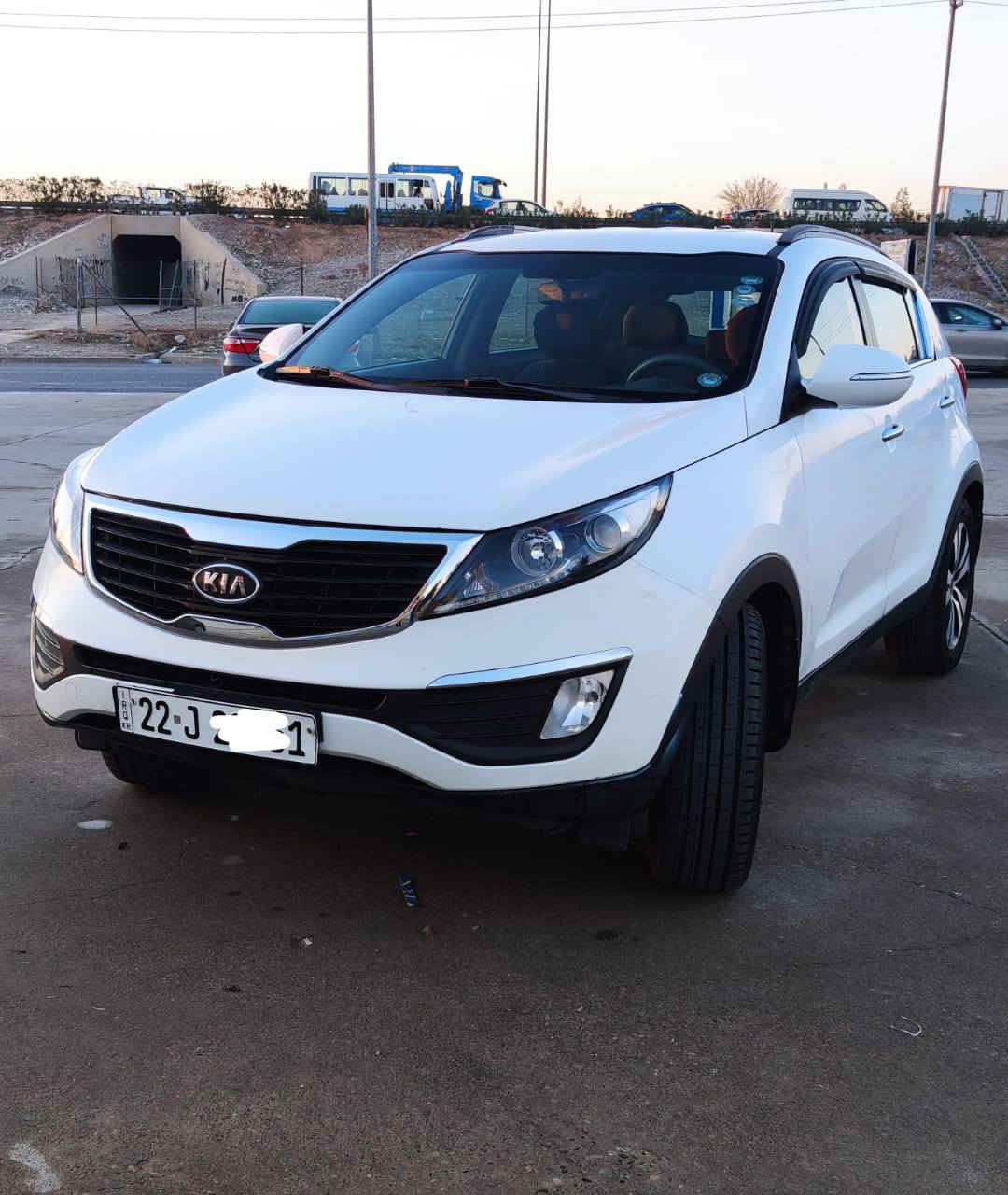 : سپۆرتاج .. مۆدێل 2013 
هەولێر / تایبەت
مەکینە / 2.4
ئاوێنە شەفت
ئاوێنە ایشارەت
یەدە نیکل
کامێرای پشتەوە
حەساسی پشتەوە
تەبرید
گێر تۆماتیک
سیستەمی دژە خلیسک
ویل کرۆم 
جام کارەبایی
سەنەوی ژینگەی تاکو 27/5/2027

سەیارەکە خەلیجیە و لە سفری لای خۆم بووە تاکو ئێستا زۆر خاوێنە و یەک دەست بووە .... تەنها دەرگای سایەق و دەرگای پشت سایەق بە درێژی یەک بست بۆیاغە وەکو ئەوەی دیاریم کردووە بە خەتی سۆر مەکینەو گێر بەشەرت 
سەیارەکە 200 هەزار رۆیشتیە 
تێبیتی / نرخی 150 وەرەقەو معامەلەیەکی کەم
: ژمارەی مۆبایل / ***********
۰۷٥۰٦۷٦۳۹۳۹ أربيل, العراق
