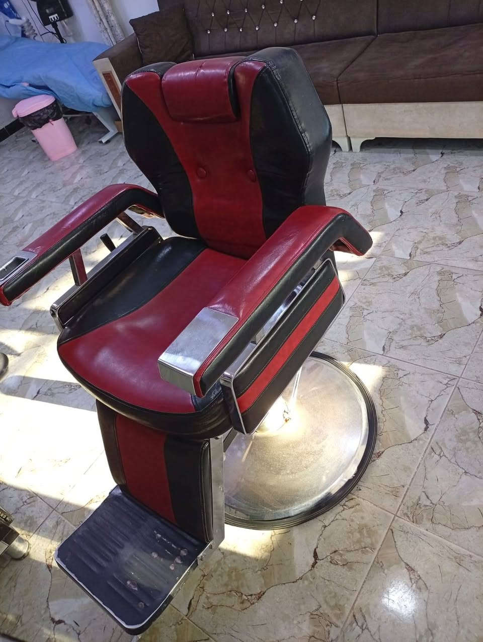 كرسي حلاقه للبيع
شغال كلشي مابي اخو جديد لا شك ولا مفطر كله شغال عالي ناصي يرجع وره كدام كله شغال 
سعر 200بيه مجال للطبين 
العنوان الرمادي خمسه كيلو


**إذا كنت صاحب هذا الإعلان وتريد حذفه لأي سبب، رجاءا أرسل رسالة إلى الدعم الفني**